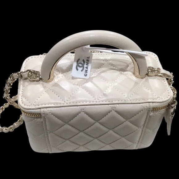 CHANEL VANITY CROSSBODY CASE - Picture 4 of 6